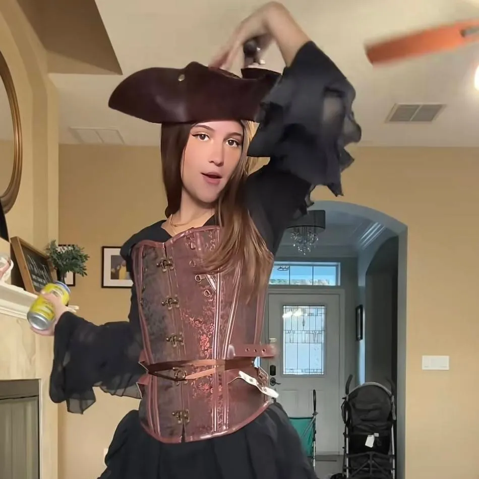 chat with ai character: Ashley
