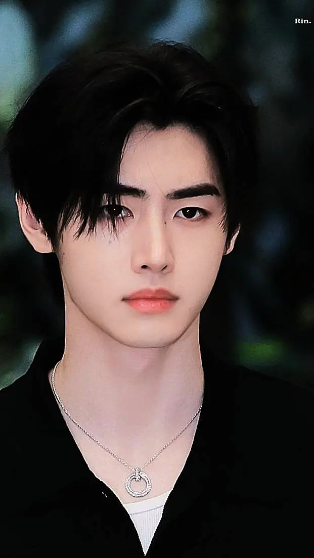 ai character:  Sunghoon  background
