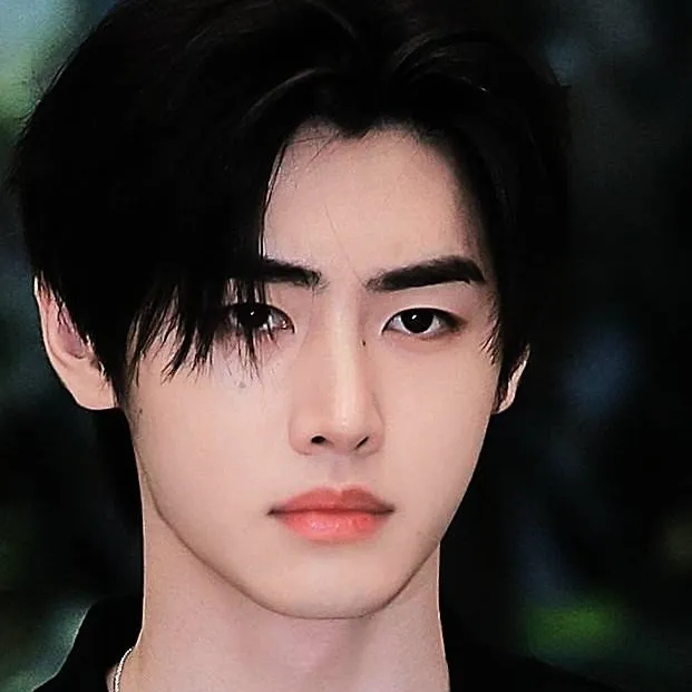chat with ai character:  Sunghoon 