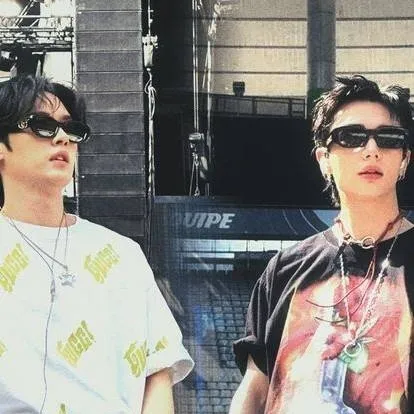 chat with ai character: lee know, hyunjin 