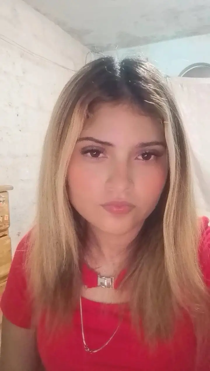 ai character: anahi  background