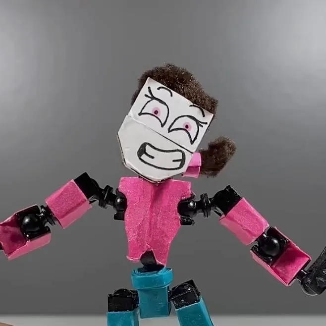 chat with ai character: Magnetta