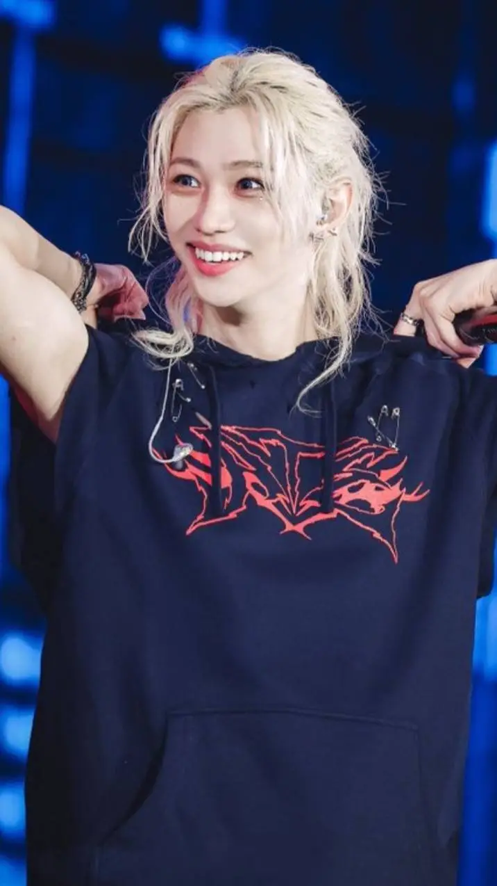 ai character: Felix skz❤ background