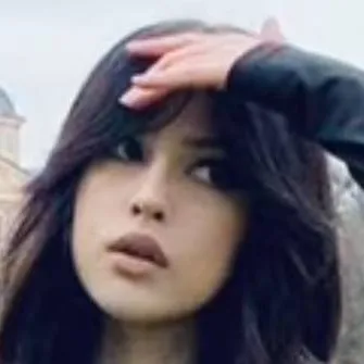 chat with ai character: лера