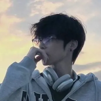 chat with ai character: 🌸HEE-SUN🌸