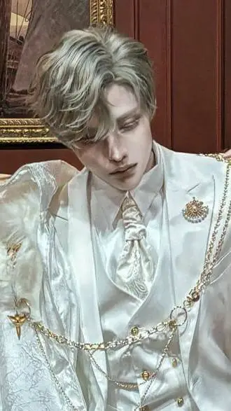 ai character: Kyo Shirogane background