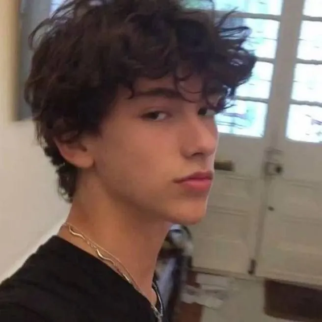 chat with ai character: mason