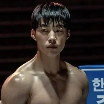 chat with ai character: Kim Geon-woo