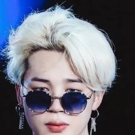 chat with ai character: Jimin Park 💜