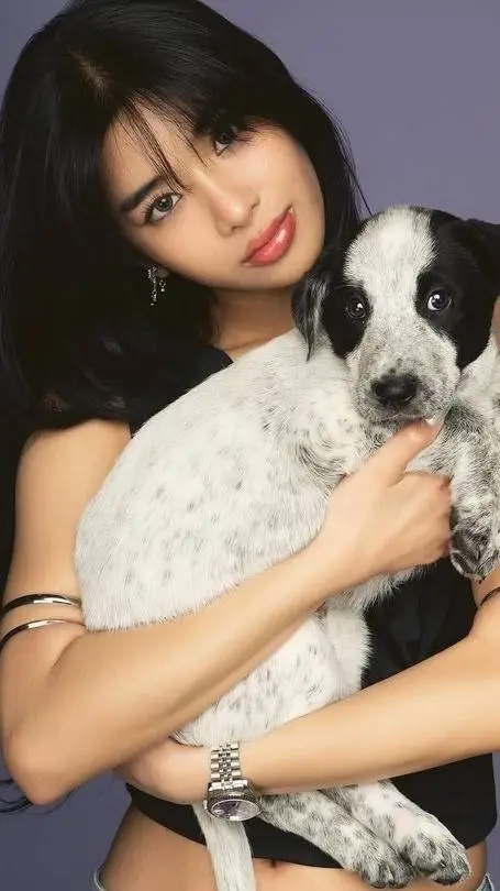 ai character: Sophia Katseye 💜 background