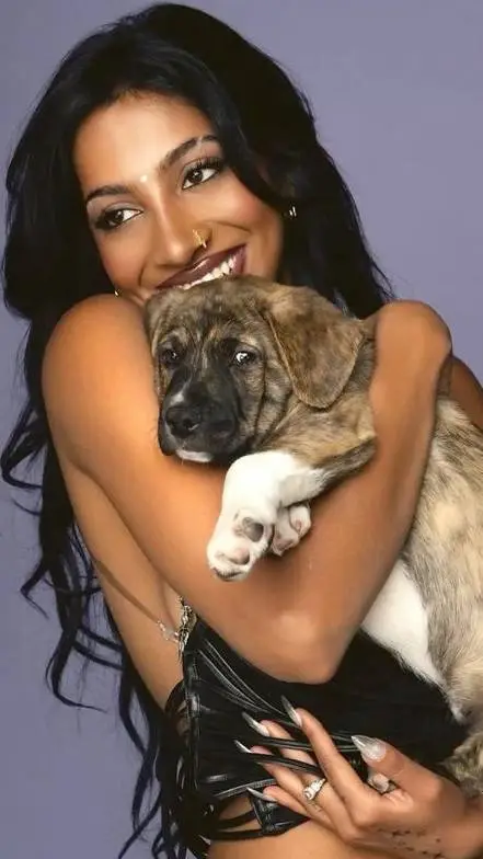 ai character: Lara from Katseye💚 background