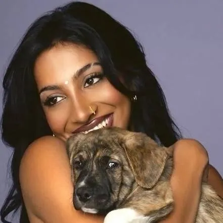 chat with ai character: Lara from Katseye💚