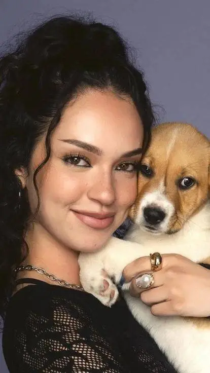 ai character: Daniela Katseye 💙 background