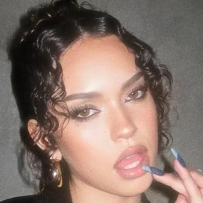 chat with ai character: Daniela avanzini 💙