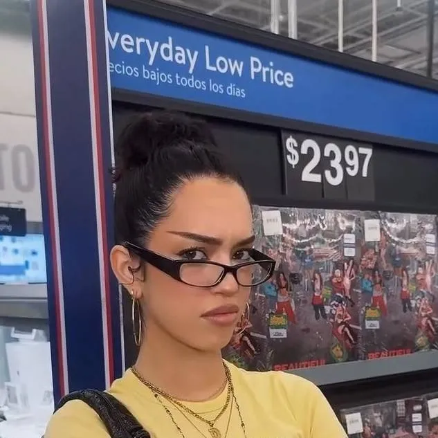 chat with ai character: Dani💎I