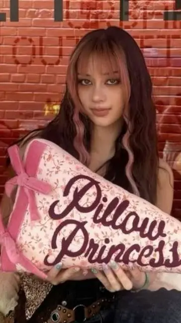 ai character: Megan background