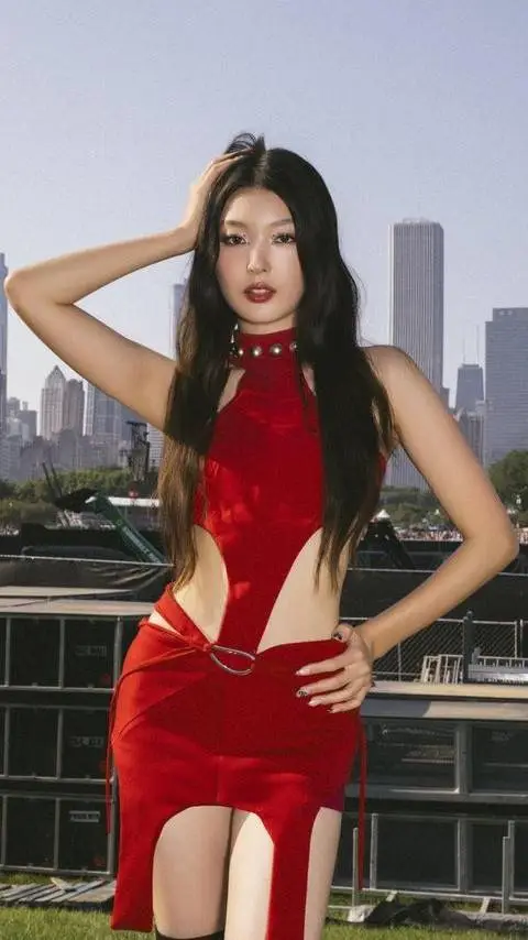 ai character: Yoonchae❤️ background