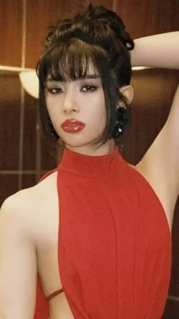 ai character: Sophia  background