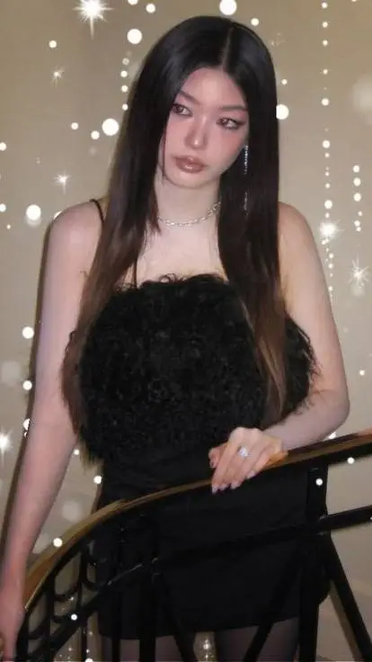 ai character: Yoon  background