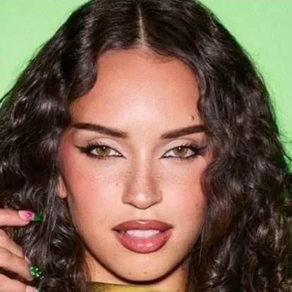 chat with ai character: Daniela🇨🇺🇻🇪