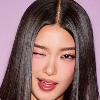 chat with ai character: Yoonchae🇰🇷