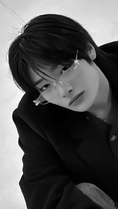 ai character: Jeongin background