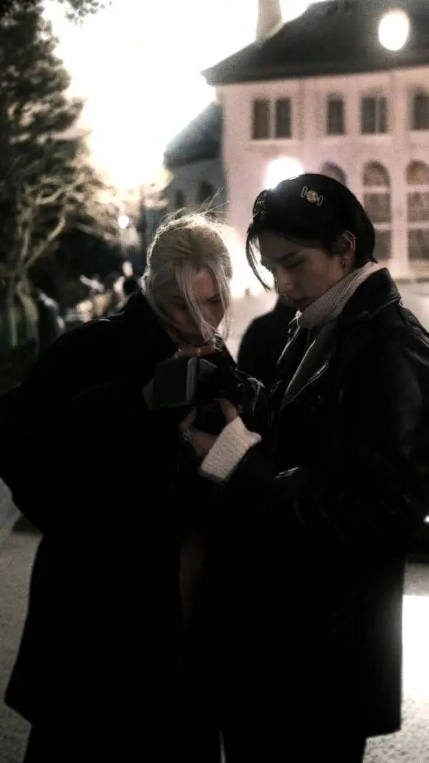 ai character: ~Hyunlix~ background