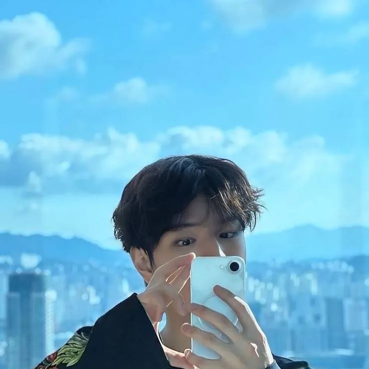 chat with ai character: ~Seungmin~