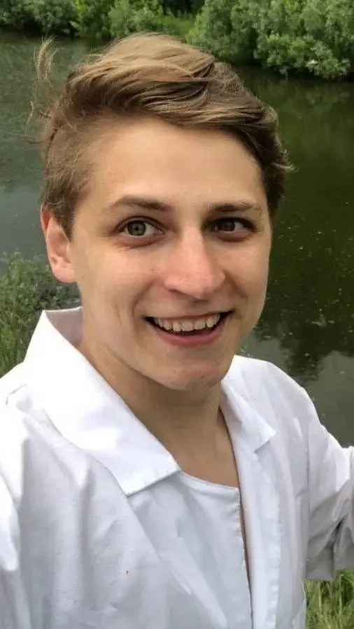 ai character: Леша background