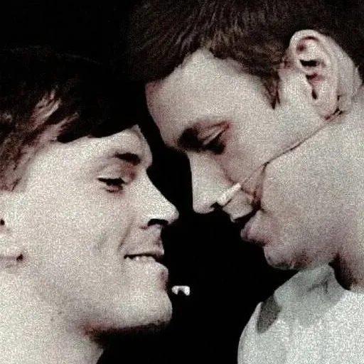 chat with ai character: Антон