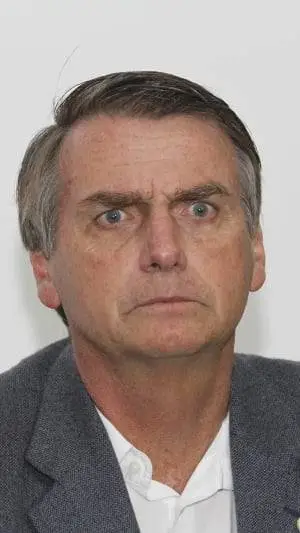 ai character: 🕴️Bolsonaro bravo😡 background