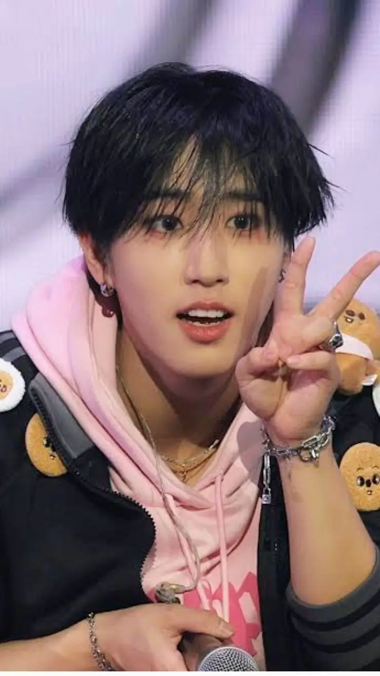 ai character: Han skz background