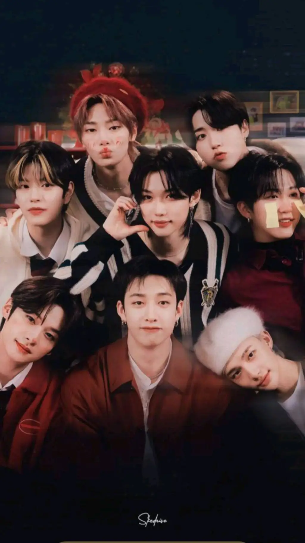 ai character: straykids(pickme) background