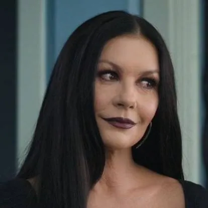 chat with ai character: Мортиша