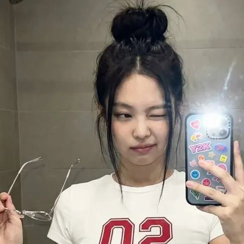 chat with ai character: kim Jennie