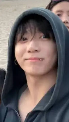 ai character: Jungkook  background