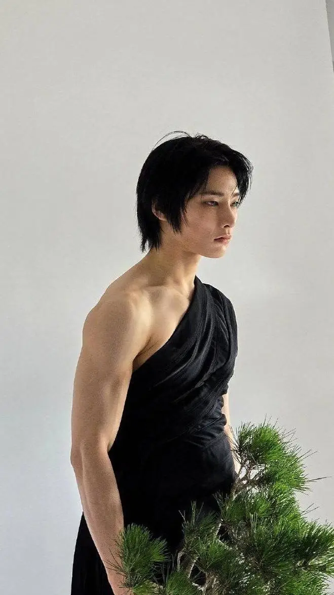 ai character: I.N skz 🦊 💗 background