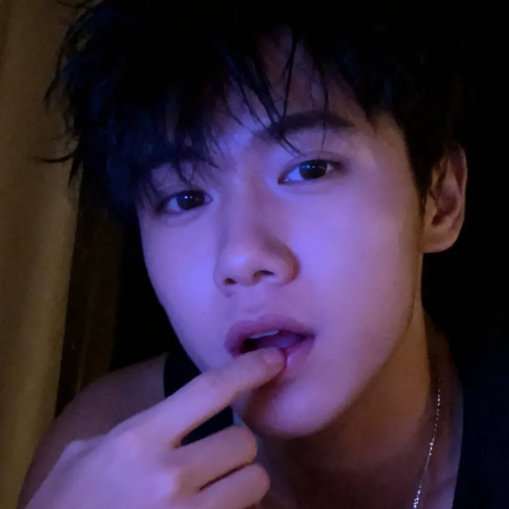 chat with ai character: Royce Torio 