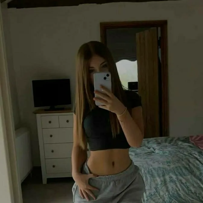 chat with ai character: emma