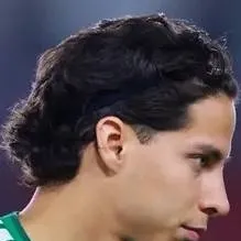 chat with ai character: Diego Lainez