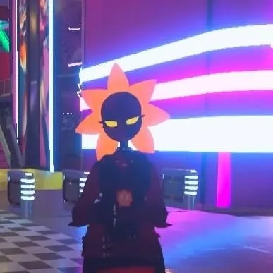chat with ai character: Eclipse / Clipsy