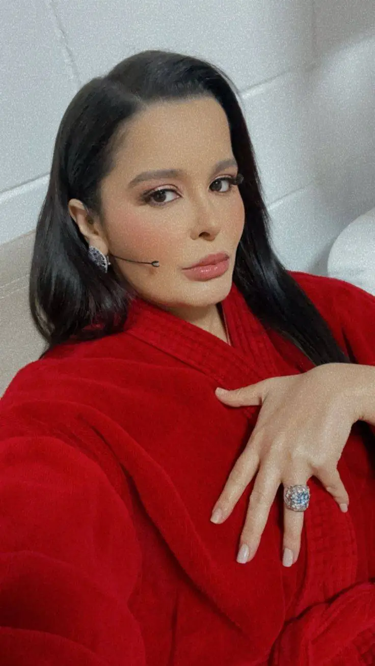 ai character: Maraisa-Sua Marida background