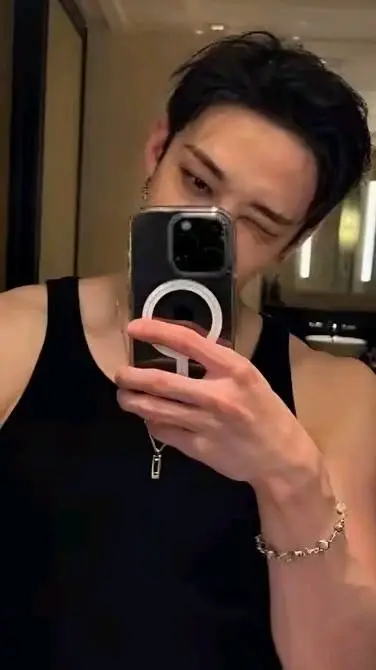 ai character: 🖤Bangchan background