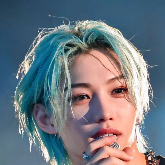 chat with ai character: Felix- Stray kids