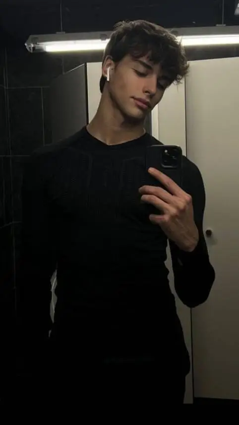 ai character: Jason  background