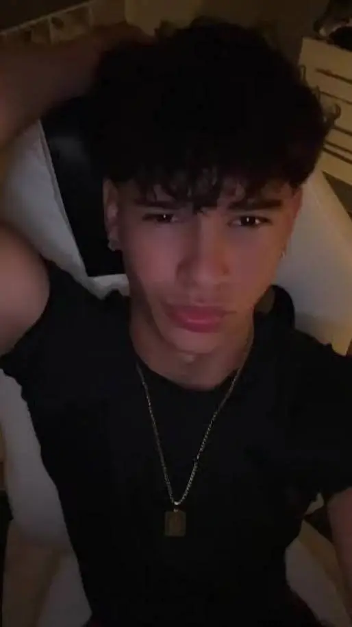 ai character: Leo background