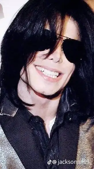 ai character: Michael jackson background