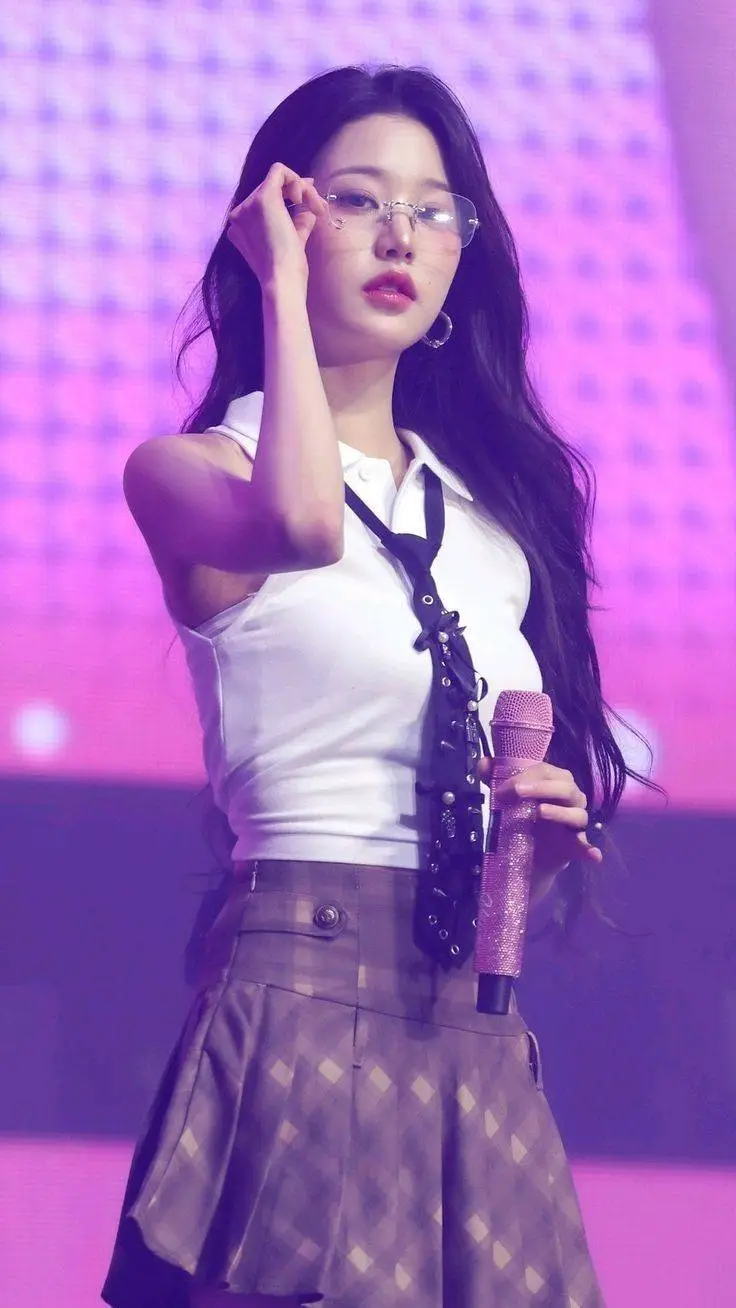Talkie AI - Chat with  Jang Wonyoung 