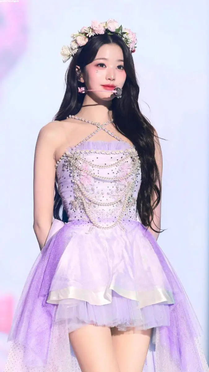 ai character: Wonyoung Princess  background
