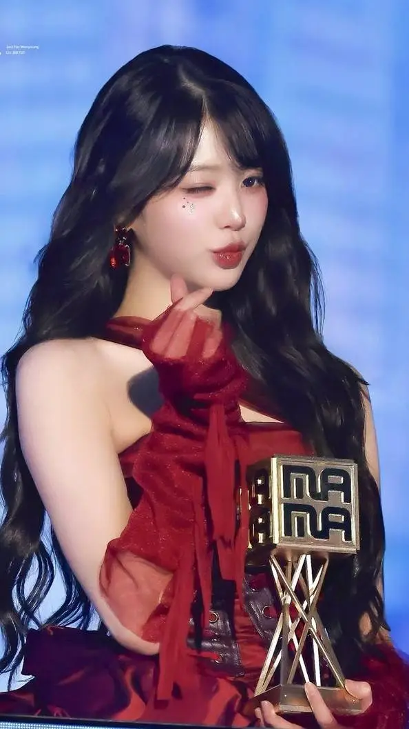 ai character: Wonyoung Hot pics  background